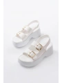 24414-572 Beyaz Tokalı  Günlük Dolgu Topuk Kadın Sandalet
