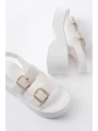 24414-572 Beyaz Tokalı  Günlük Dolgu Topuk Kadın Sandalet