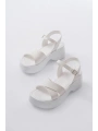24414-1005 Beyaz Günlük Çapraz Dolgu Topuk Kadın Sandalet