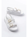 24413-572 Beyaz Günlük Dolgu Topuk Toka Aksesuarlı Kadın Sandalet