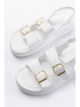 24413-572 Beyaz Günlük Dolgu Topuk Toka Aksesuarlı Kadın Sandalet