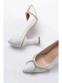 K-10 Beyaz Günlük Sarmal Taşlı Topuklu Kadın Ayakkabı