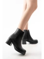 5109-3022 Siyah Fermuarlı Kalın Topuklu Günlük Kadın Bot
