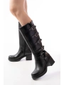 5109-3015 Siyah Topuklu Fermuarlı Toka Aksesuarlı Günlük Kadın Çizme