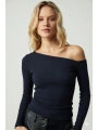 Asimetrik yaka bluz lacivert pt
