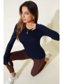 Basic Parmak Geçirme Detaylı Bluz Lacivert T4266