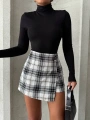 İki düğmeli şort ch kumaş etek ekoseli siyahbeyaz h26414