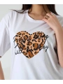 Leopar kalp baskılı tişört