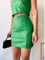 Tek yırtmaçlı arkadan fermuarlı deri etek yeşil s24475