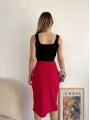 Yırtmaçlı esnek kumaş midi boy etek koyu kırmızı