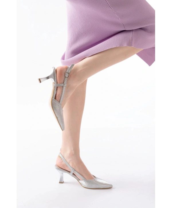 725 Gümüş Pul Desenli Sivri Burunlu  Topuklu Kadın Ayakkabı