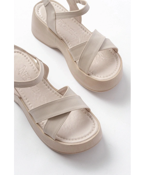 24414-1005 Bej Günlük Çapraz Dolgu Topuk Kadın Sandalet