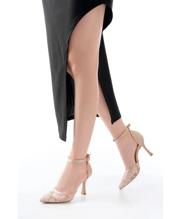 K-404 Bej Fileli Çiçek Detaylı  Kadın Topuklu Ayakkabı