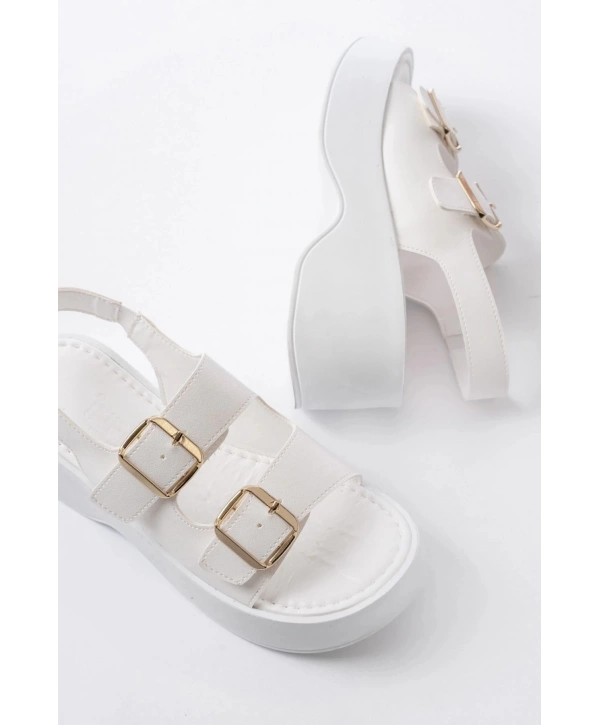 24414-572 Beyaz Tokalı  Günlük Dolgu Topuk Kadın Sandalet