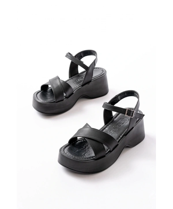 24414-1005 Siyah Günlük Çapraz Dolgu Topuk Kadın Sandalet