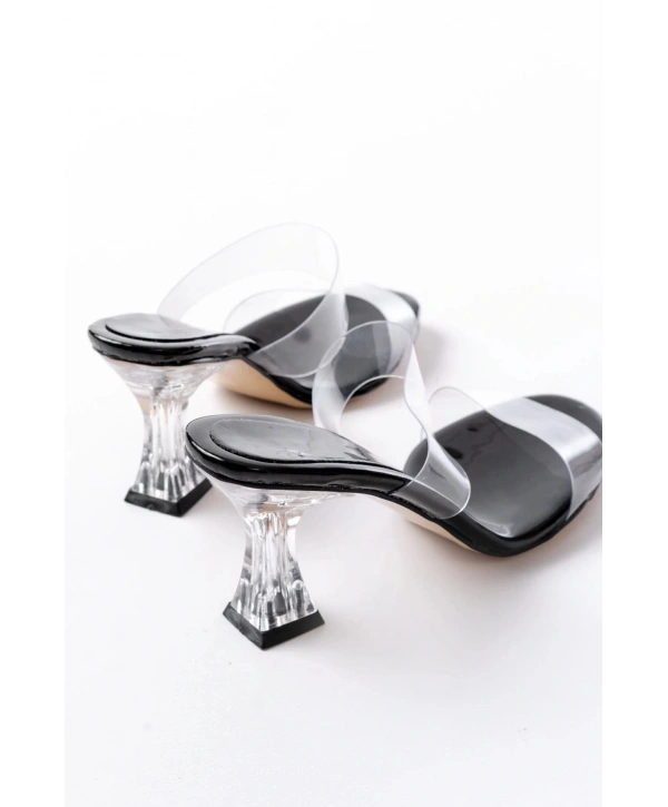 S-618 Siyah Rugan Tek Bantlı Topuklu Kadın Terlik