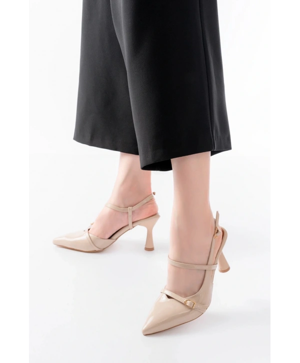 K-6722 Bej Rugan Toka Detaylı Sivri Burun Kadın Ayakkabı