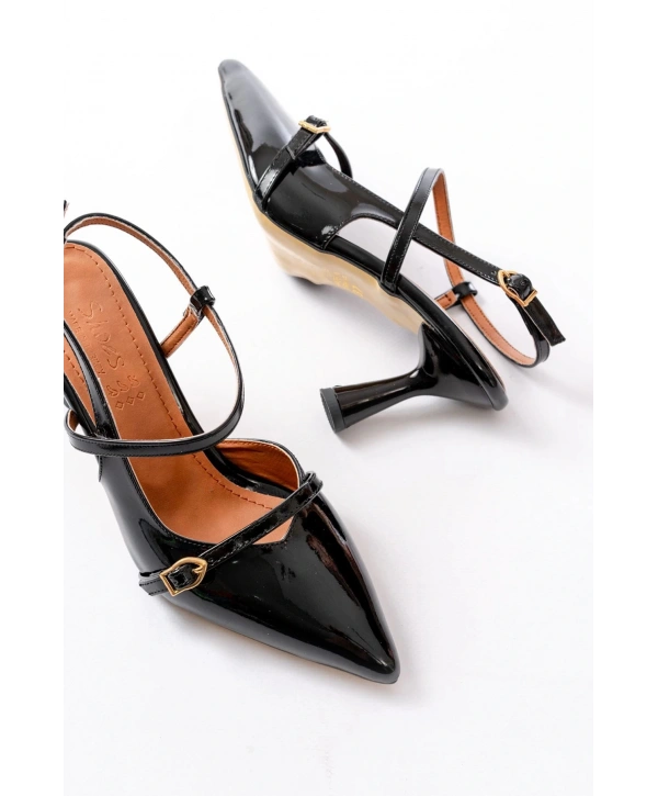 K-6722 Siyah Rugan Toka Detaylı Sivri Burun Kadın Ayakkabı