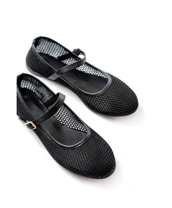 6325 Siyah Fileli Baret Toka Detaylı Günlük Kadın Babet