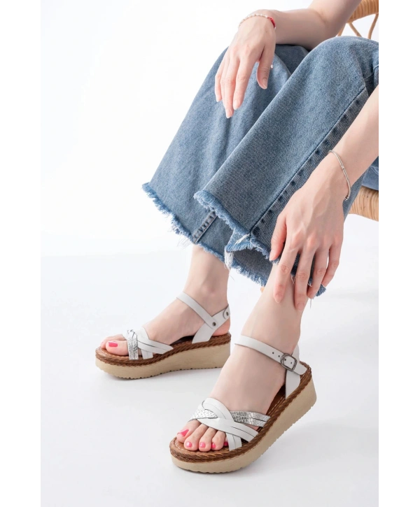 730-037 Beyaz Ayna Hakiki Deri Ortopedik Taban Kadın Sandalet