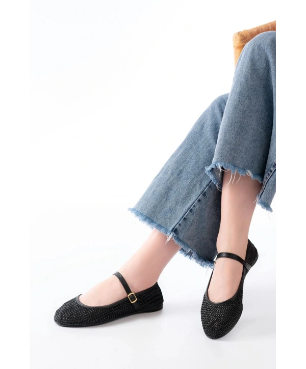 7432 Siyah Fileli Toka Detaylı Günlük Kadın Babet