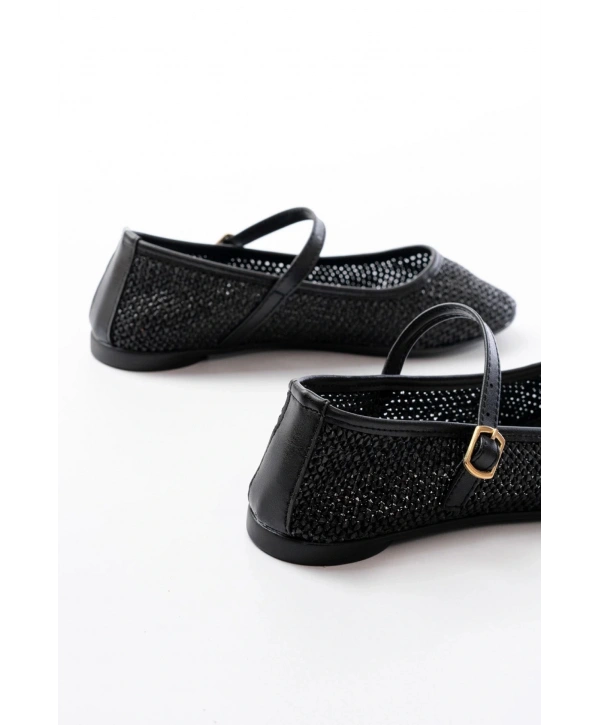 7432 Siyah Fileli Toka Detaylı Günlük Kadın Babet