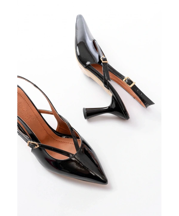 4962 Siyah Rugan Sivri Burun Tokalı Yuvarlak Topuk Kadın Sandalet