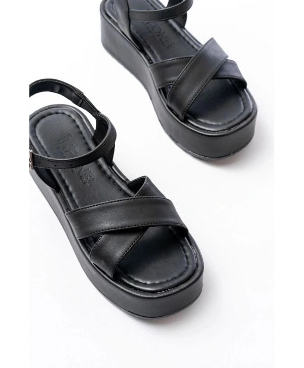 861-1005 Siyah Günlük Çapraz Dolgu Topuk Kadın Sandalet