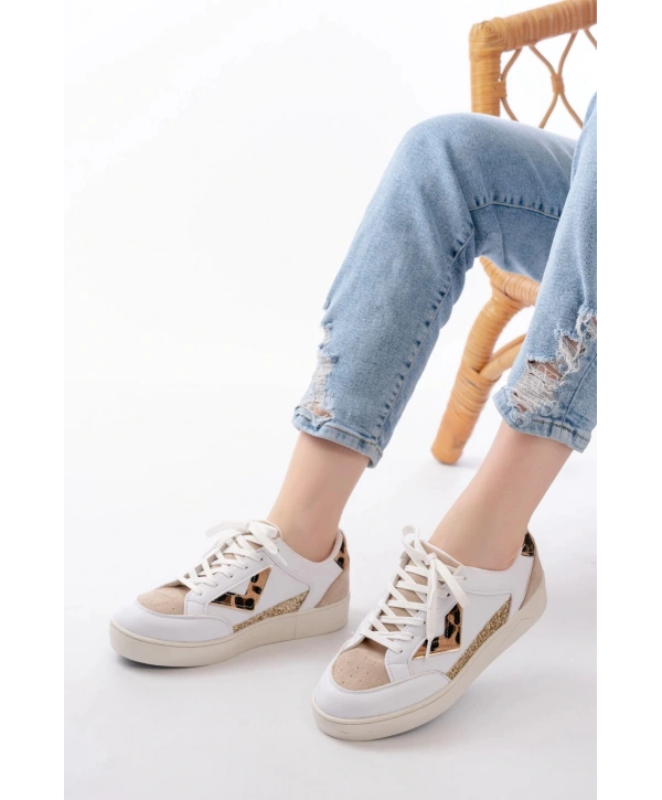 SV-01 Beyaz Leopar Desenli Bağcıklı Kadın Spor Ayakkabı