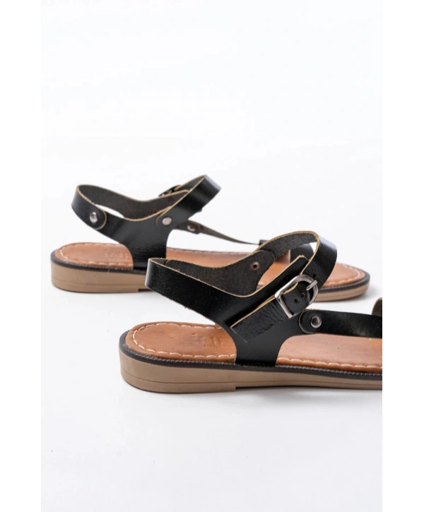 205-090 Siyah Hakiki Deri Tokalı Kadın Sandalet