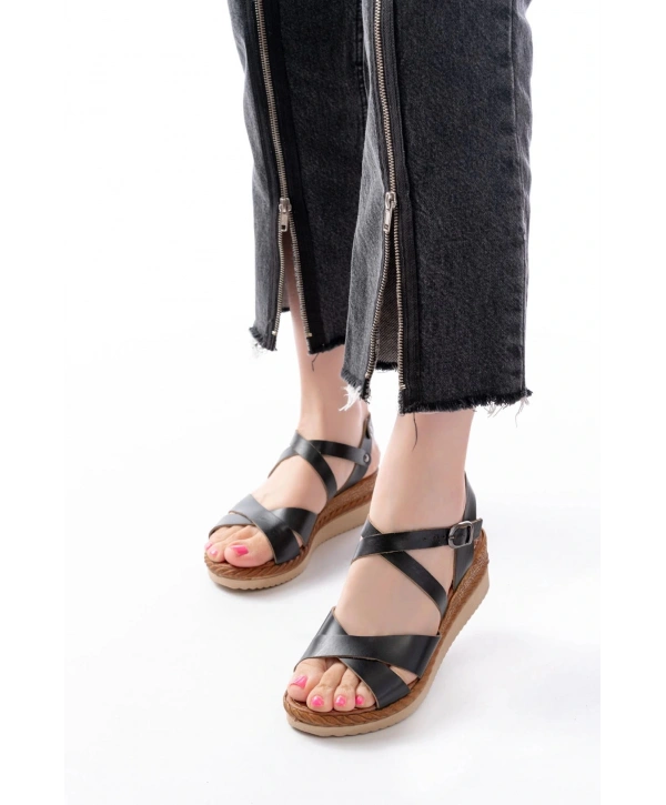 731-045 Siyah Çapraz Hakiki Deri Dolgu Topuklu Günlük Kadın Sandalet