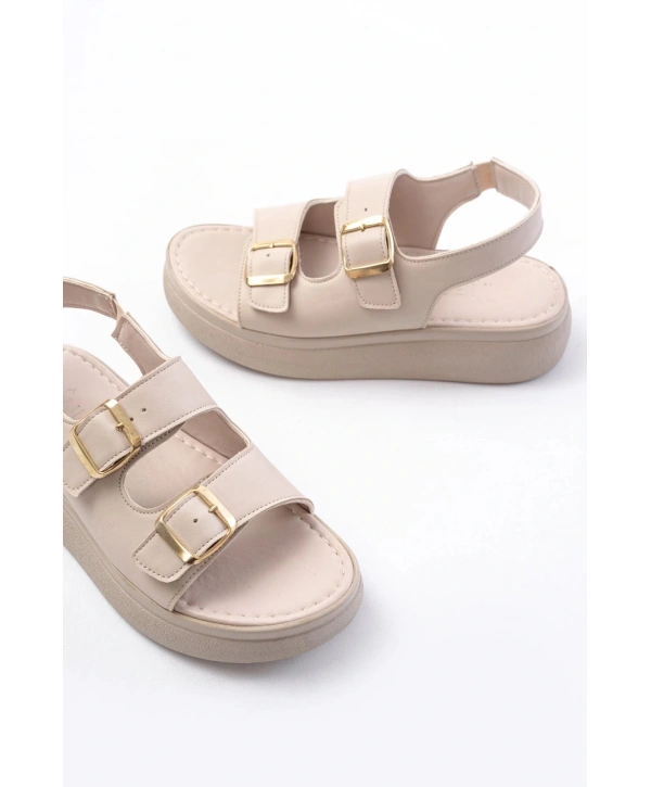 24413-572 Bej Günlük Dolgu Topuk Toka Aksesuarlı Kadın Sandalet