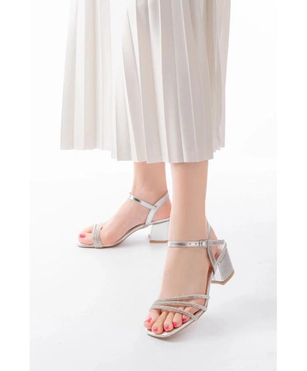S-889  Gümüş 3 Bantlı Topuklu Kadın Ayakkabı
