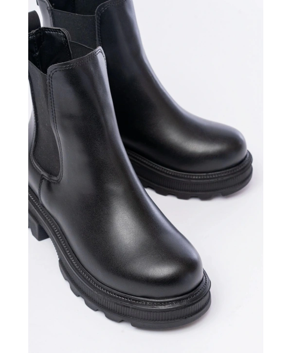 745-2137 Siyah Kalın Taban Lastikli Günlük Kadın Bot