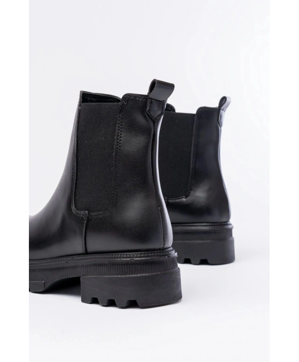 745-2137 Siyah Kalın Taban Lastikli Günlük Kadın Bot