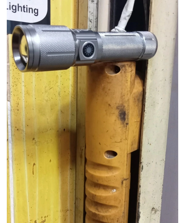 Gold Police Gp-215 Pro Şarjlı El Feneri Pm10 Led Mıklatıslı