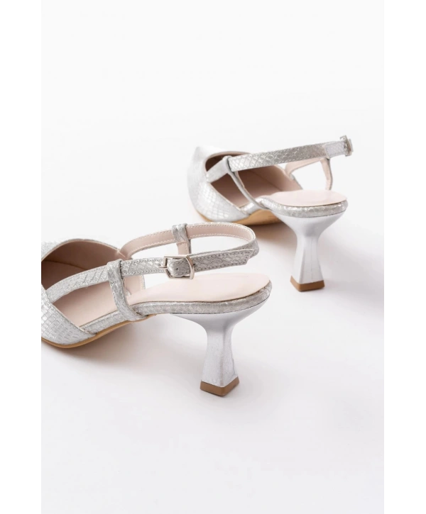 725 Gümüş Pul Desenli Sivri Burunlu  Topuklu Kadın Ayakkabı