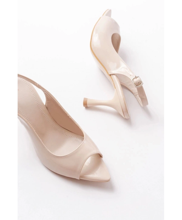 717 Bej Rugan Sivri Burunlu Topuklu Kadın Sandalet