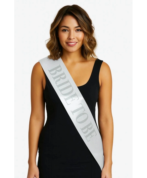 Beyaz Saten Üzerine Kalın Gümüş Yazılı Bride To Be Kuşağı