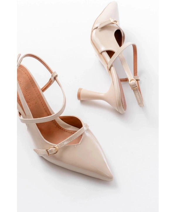 K-6722 Bej Rugan Toka Detaylı Sivri Burun Kadın Ayakkabı