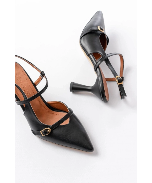 K-6722 Siyah Cilt Toka Detaylı Sivri Burun Kadın Ayakkabı
