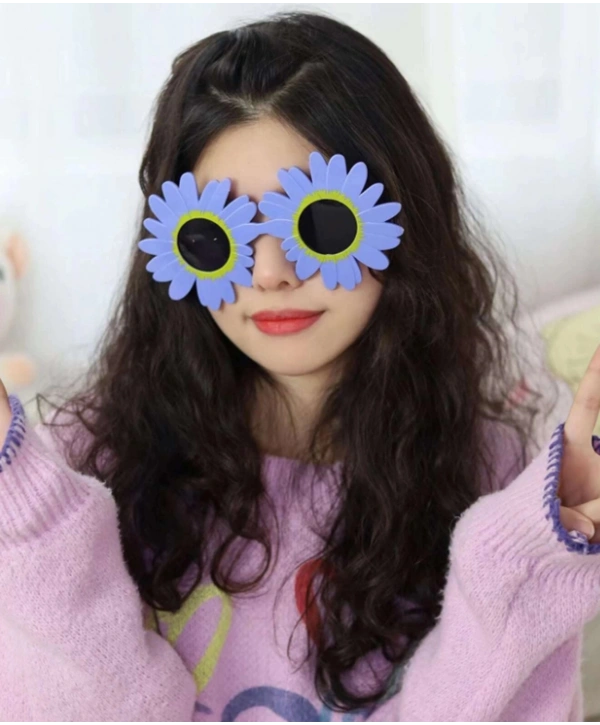 Mor Renk Papatya Şekilli Parti Gözlüğü 18x10 Cm