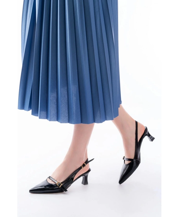 H-470 Siyah Rugan Baret Tokalı Arkası Açık Günlük Kadın Sandalet