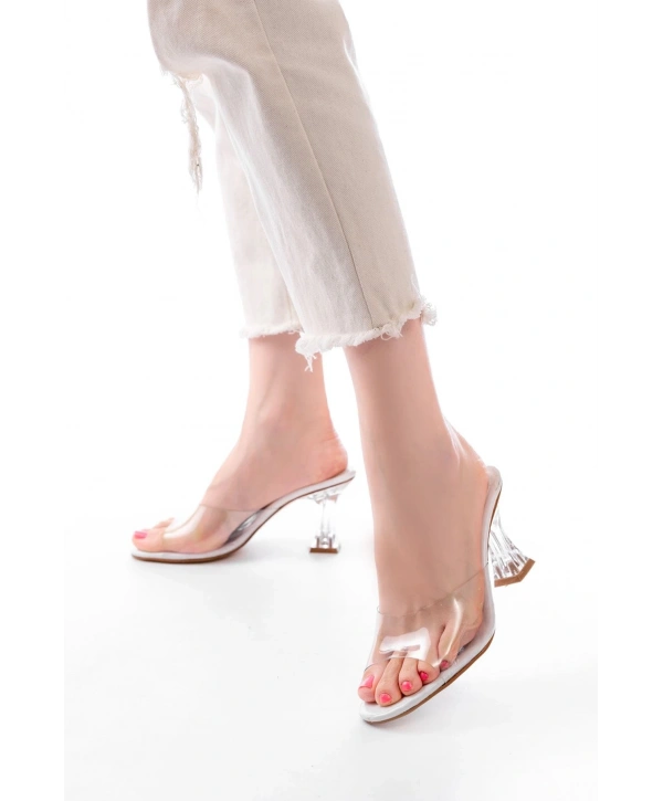 S-619 Beyaz Rugan Şeffaf Bantlı Şeffaf Topuklu Yuvarlak Burunlu Kadın Terlik