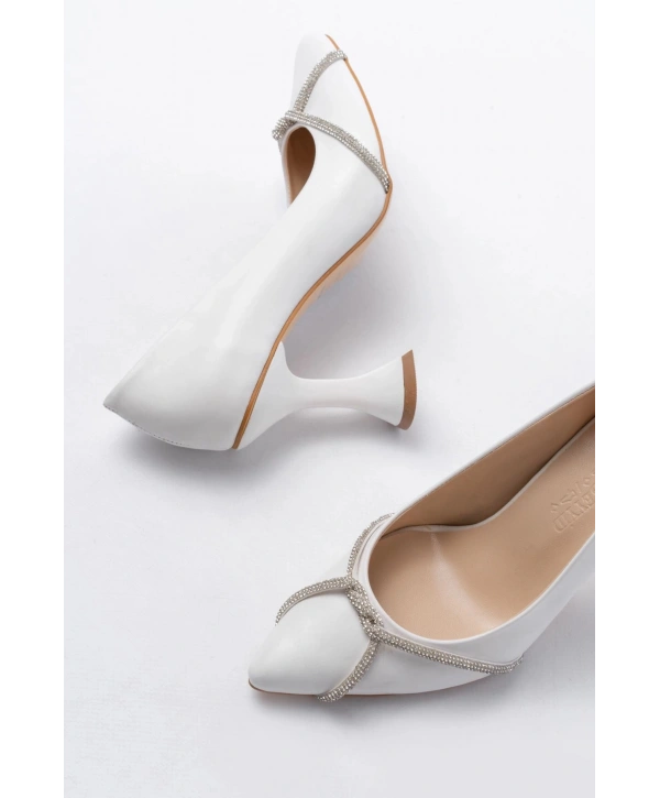 K-10 Beyaz Günlük Sarmal Taşlı Topuklu Kadın Ayakkabı