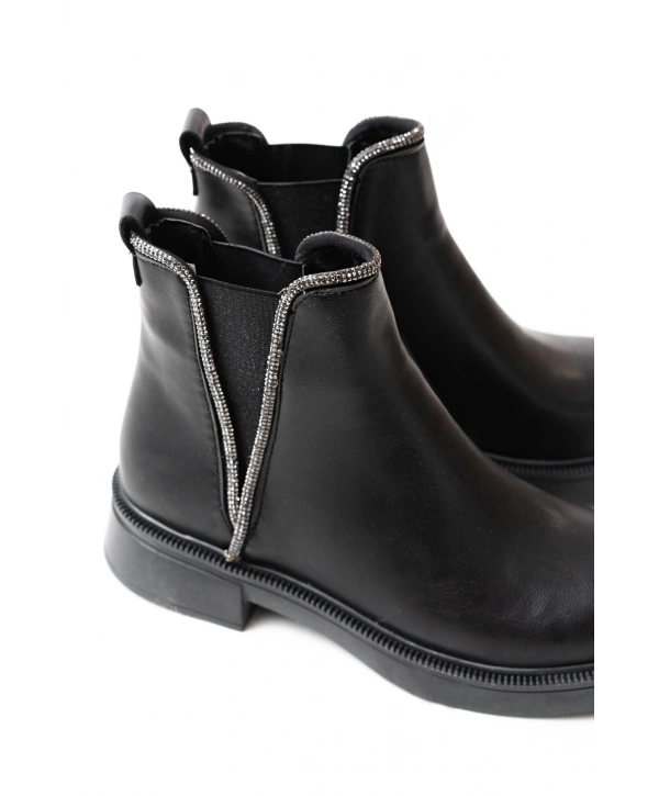 02-02 Siyah Taş Aksesuarlı Lastikli Günlük Kadın Bot
