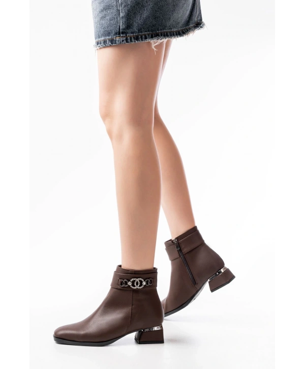 RM-502 Kahverengi Toka Aksesuarlı Topuklu Fermuarlı Günlük Kadın Bot