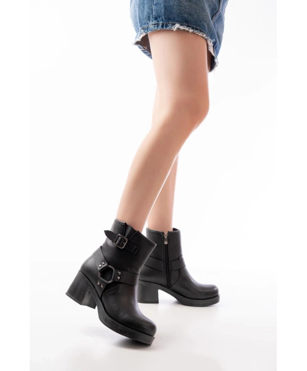 5109-3042 Siyah Toka Aksesuarlı Fermuarlı Kalın Topuklu Günlük Kadın Bot