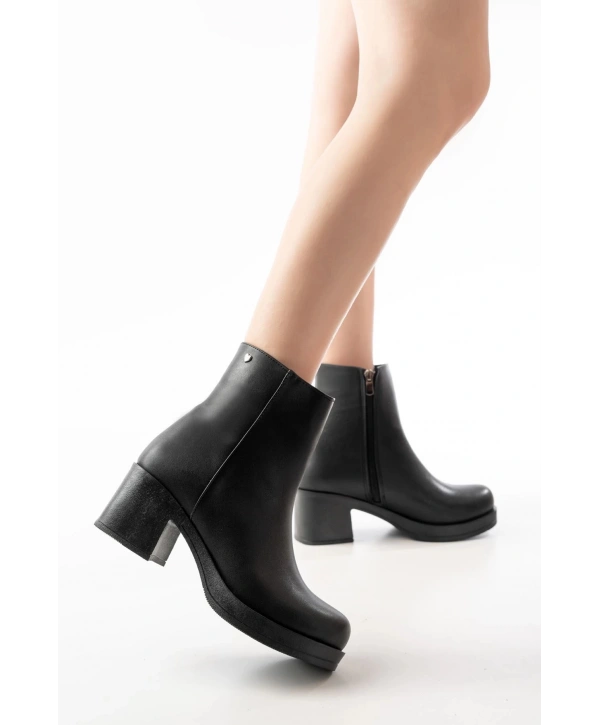 5109-3022 Siyah Fermuarlı Kalın Topuklu Günlük Kadın Bot