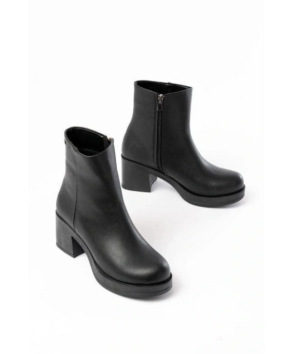 5109-3022 Siyah Fermuarlı Kalın Topuklu Günlük Kadın Bot